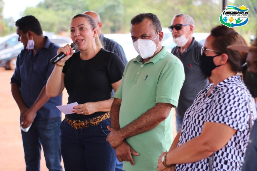 Gestão de Wanderly é beneficiada com mais um trator e implementos agrícolas destinado pela deputada Dulce Miranda
