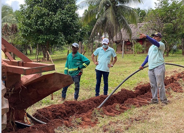 Gestão de Wanderly instala mais de 2 mil metros de sistema de água na zona rural de Aguiarnópolis