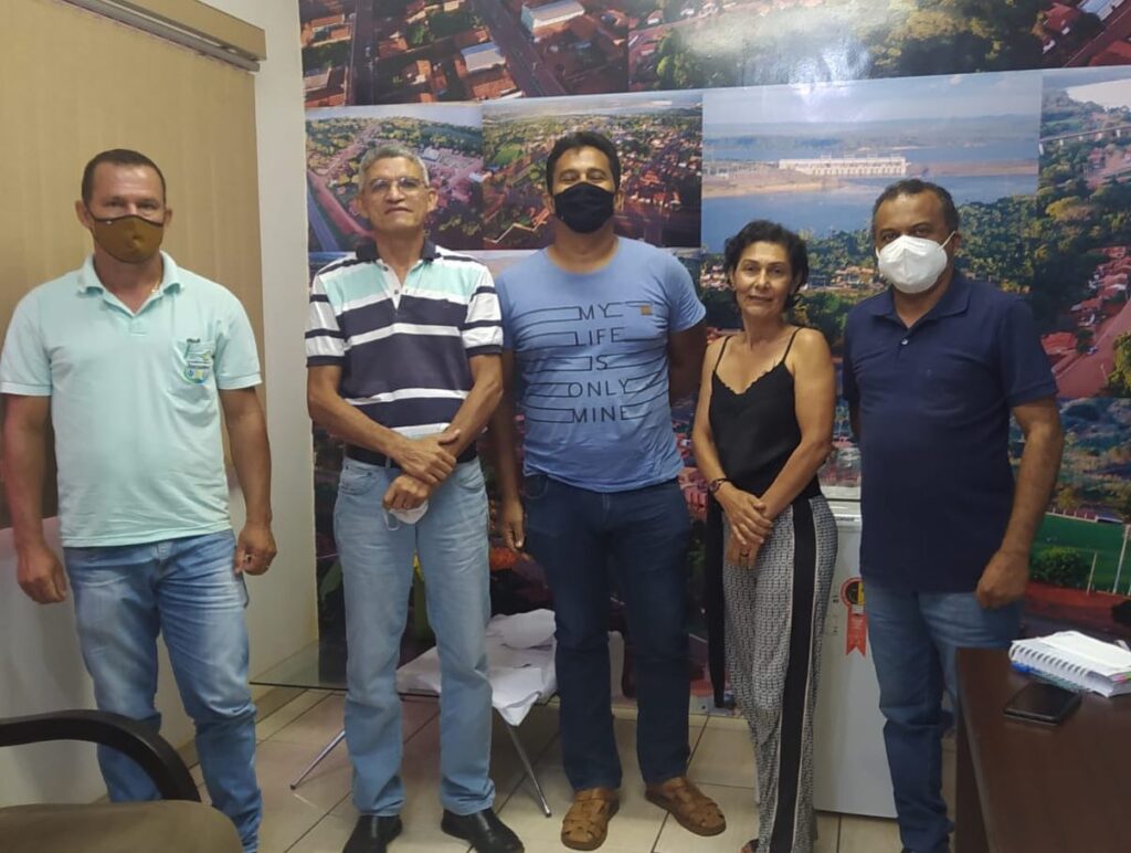 Prefeito Wanderly de Aguiarnópolis recebe equipe do Ruraltins para criação da Casa do Agricultor