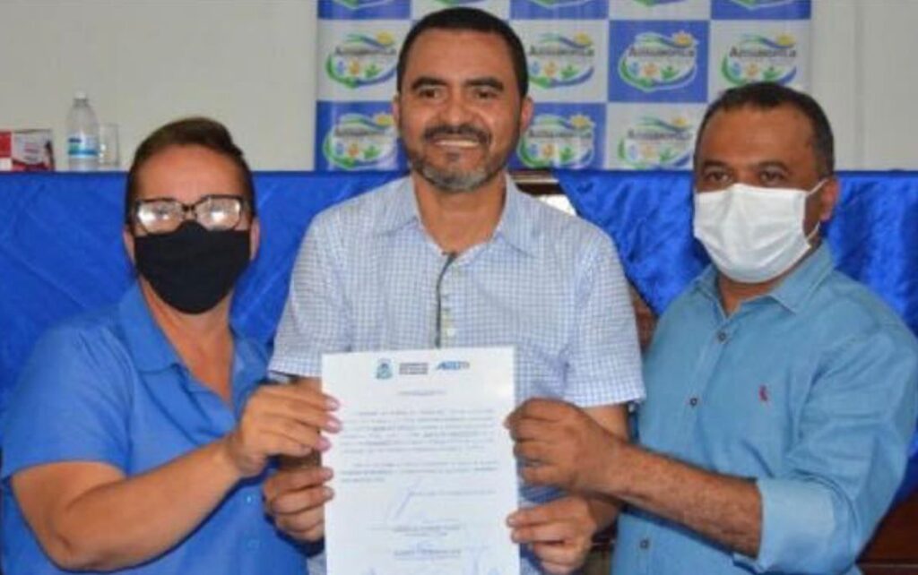 Governador Wanderlei garante ao prefeito Wanderly pavimentação de ruas da sede de Aguiarnópolis e do P.A. Vitória
